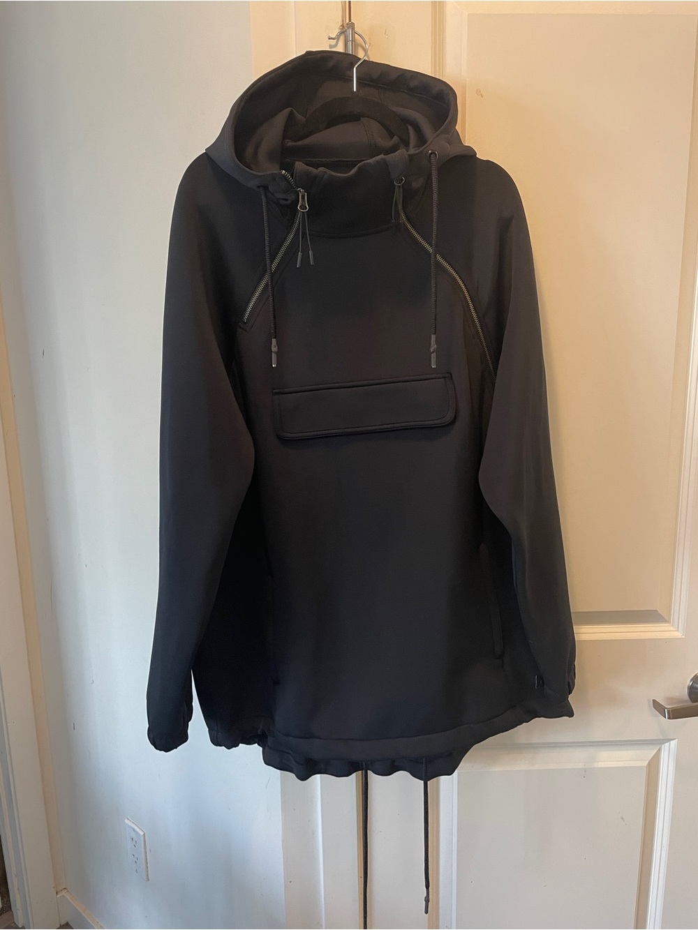 Men's Black Hooded Windbreaker Pullover - Modern Utility